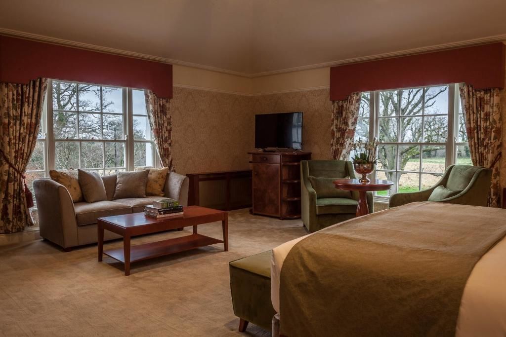 Отель Leixlip Manor Hotel Лейкслип