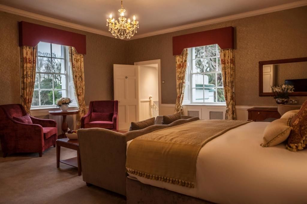 Отель Leixlip Manor Hotel Лейкслип